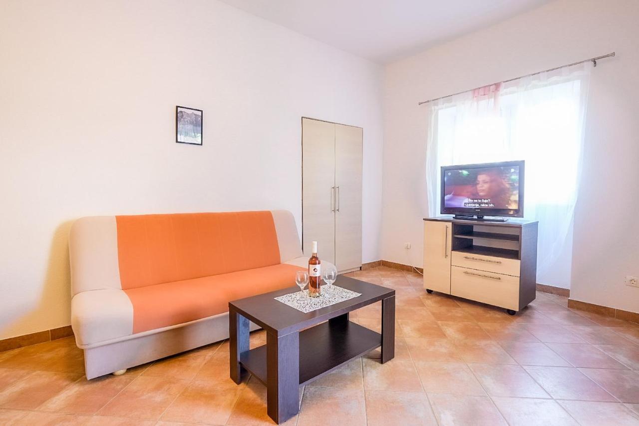 Apartmani Nina Ровинь Экстерьер фото