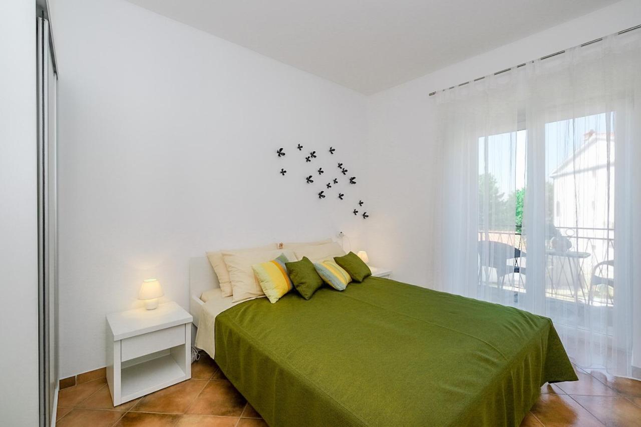 Apartmani Nina Ровинь Экстерьер фото