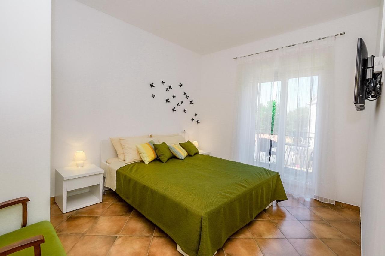 Apartmani Nina Ровинь Экстерьер фото