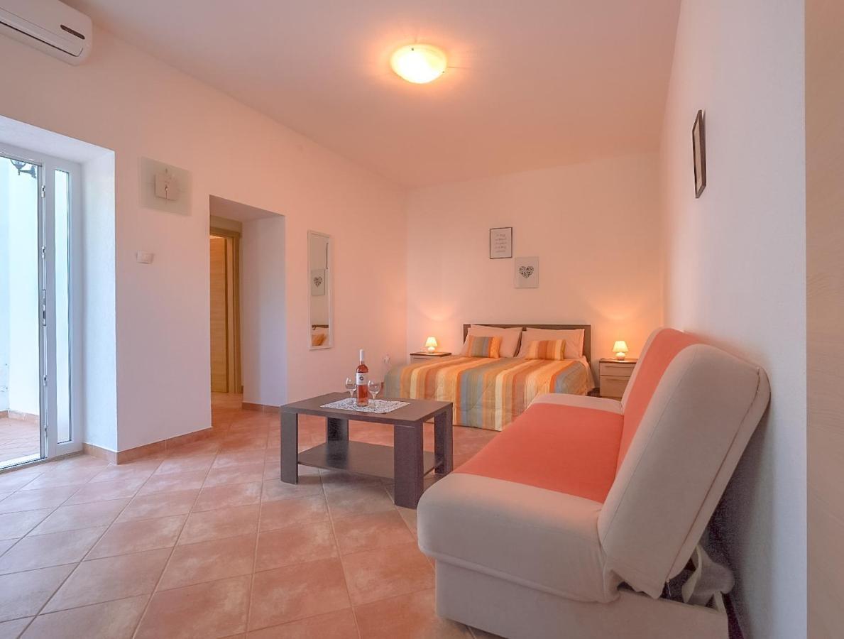 Apartmani Nina Ровинь Экстерьер фото